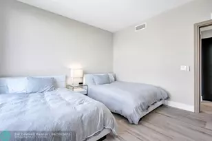 17111 Biscayne Blvd, North Miami Beach, FL 33160 - Photo 8