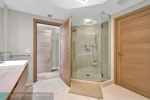 17111 Biscayne Blvd, North Miami Beach, FL 33160 - Photo 18