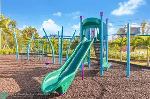 17111 Biscayne Blvd, North Miami Beach, FL 33160 - Photo 36