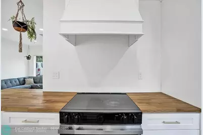 810 SW 26th Ct, Fort Lauderdale, FL 33315 - Photo 12