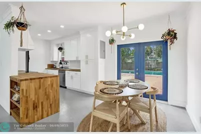 810 SW 26th Ct, Fort Lauderdale, FL 33315 - Photo 8