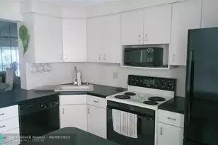 460 Paradise Isle Blvd, Hallandale Beach, FL 33009 - Photo 8