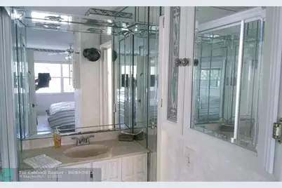 460  Paradise Isle Blvd, Unit #301, Hallandale Beach, FL 33009 - Photo 14