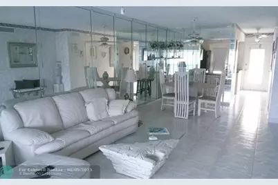 460  Paradise Isle Blvd, Unit #301, Hallandale Beach, FL 33009 - Photo 4