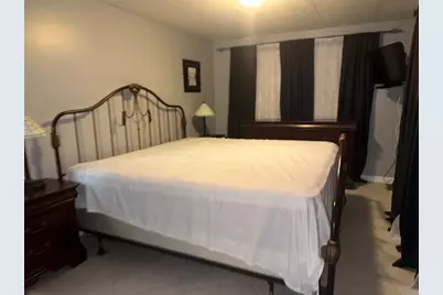 210  Lake Shore Dr, Pembroke Park, FL 33009 - Photo 12