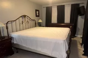 210 Lake Shore Dr, Pembroke Park, FL 33009 - Photo 12