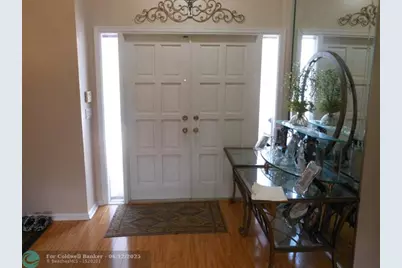 8706 NW 83rd St, Tamarac, FL 33321 - Photo 4