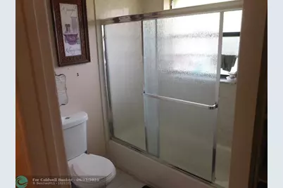 8706 NW 83rd St, Tamarac, FL 33321 - Photo 8