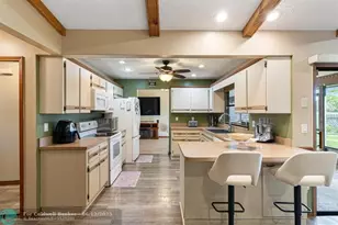 886 S E O'Donnell Ln, Port Saint Lucie, FL 34983 - Photo 18