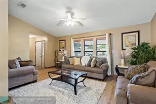 886 S E O'Donnell Ln, Port Saint Lucie, FL 34983 - Photo 10