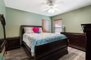 886 S E O'Donnell Ln, Port Saint Lucie, FL 34983 - Photo 26