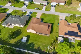 886 S E O'Donnell Ln, Port Saint Lucie, FL 34983 - Photo 44