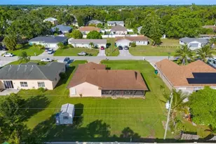 886 S E O'Donnell Ln, Port Saint Lucie, FL 34983 - Photo 42