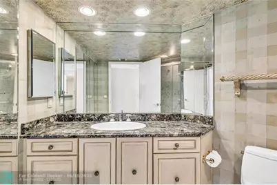 16445  Collins Ave, Unit #1026, Sunny Isles Beach, FL 33160 - Photo 12