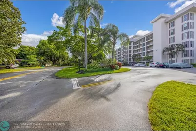 2850 N Palm Aire Dr, Unit #104, Pompano Beach, FL 33069 - Photo 2