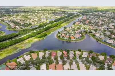 916 Savannah Falls Drive, Weston, FL 33327 - Photo 22