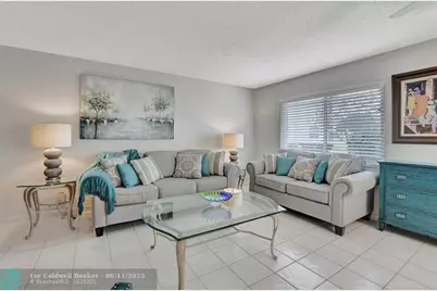 204  Burgundy E, Unit #204, Delray Beach, FL 33484 - Photo 2