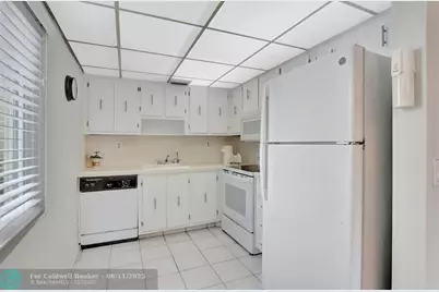 204  Burgundy E, Unit #204, Delray Beach, FL 33484 - Photo 8