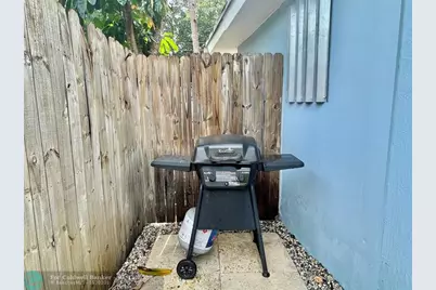 100 NE 12th St, Fort Lauderdale, FL 33304 - Photo 26