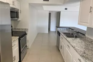 9640 NW 2nd St, Pembroke Pines, FL 33024 - Photo 8