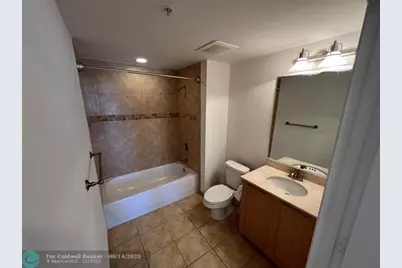 511 SE 5th Ave, Unit #911, Fort Lauderdale, FL 33301 - Photo 18