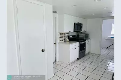 13309 NW 8th Ct, Sunrise, FL 33325 - Photo 6