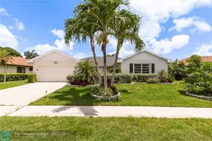 10821 Greentrail Dr, Boynton Beach, FL 33436 - Photo 4