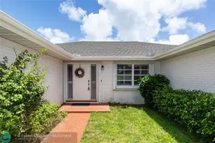 10821 Greentrail Dr, Boynton Beach, FL 33436 - Photo 2