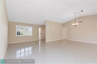 10821  Greentrail Dr, Boynton Beach, FL 33436 - Photo 8