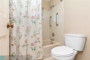 10821 Greentrail Dr, Boynton Beach, FL 33436 - Photo 14