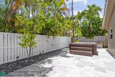 2750 NE 45th St, Lighthouse Point, FL 33064 - Photo 18