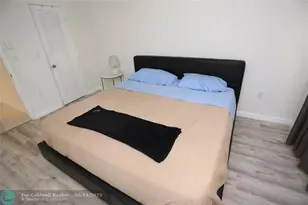 8225 Sunrise Lakes Blvd, Sunrise, FL 33322 - Photo 22