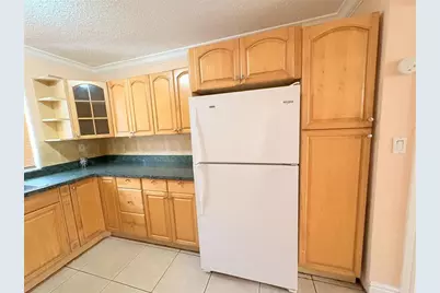 2760 W 62nd Pl, Unit #203, Hialeah, FL 33016 - Photo 6