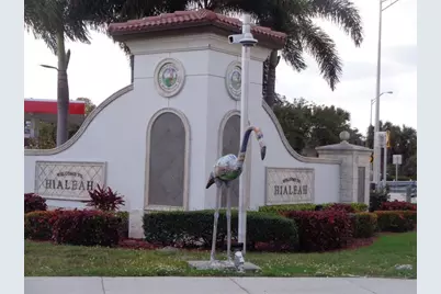 2760 W 62nd Pl, Unit #203, Hialeah, FL 33016 - Photo 2