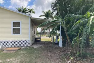 179 S Barfield Hwy, Pahokee, FL 33476 - Photo 4