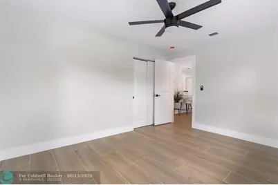 860 NE 34th St, Oakland Park, FL 33334 - Photo 18