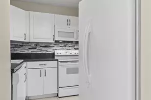 751 Pine Dr, Pompano Beach, FL 33060 - Photo 4