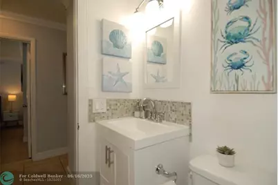 21 NE 57th Ct, Fort Lauderdale, FL 33334 - Photo 20