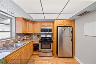 3847 S Circle Dr, Hollywood, FL 33021 - Photo 10