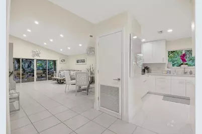 19452  Waters Reach Lane 305 Lane, Unit #305, Boca Raton, FL 33434 - Photo 10