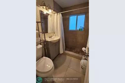 436 NE 25th Ave, Pompano Beach, FL 33062 - Photo 12