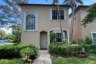 16045 Emerald Cove Rd, Weston, FL 33331 - Photo 2