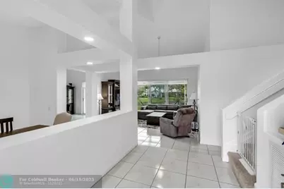 699  Spinnaker, Weston, FL 33326 - Photo 2