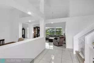 699 Spinnaker, Weston, FL 33326 - Photo 2