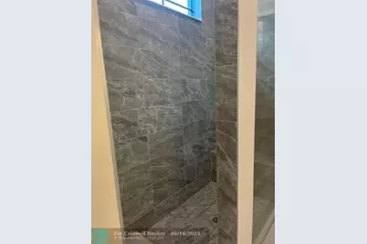 7813  Deer Lake Ct, Parkland, FL 33067 - Photo 8