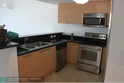 140 S Dixie Hy, Unit #525, Hollywood, FL 33020 - Photo 6