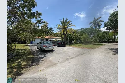 1100 NE 182nd St, North Miami Beach, FL 33162 - Photo 4