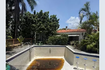 1100 NE 182nd St, North Miami Beach, FL 33162 - Photo 10
