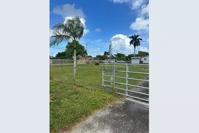 1600  Breezy Ln, West Palm Beach, FL 33417 - Photo 4