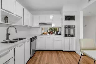 170 Lakeview Dr, Weston, FL 33326 - Photo 1